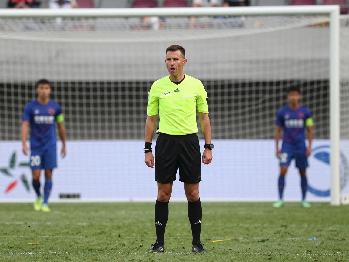 足球边裁重大失误:门线悬案如何发生,越位误判为何频现,技术辅助能否根治 足球边裁重大失误:门线悬案如何发生,越位误判为何频现,技术辅助能否根治