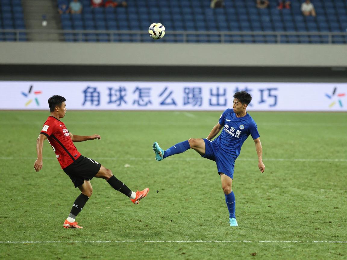 什么是足球的角球技巧,角球怎么踢出弧线,角球战术如何布置 什么是足球的角球技巧,角球怎么踢出弧线,角球战术如何布置