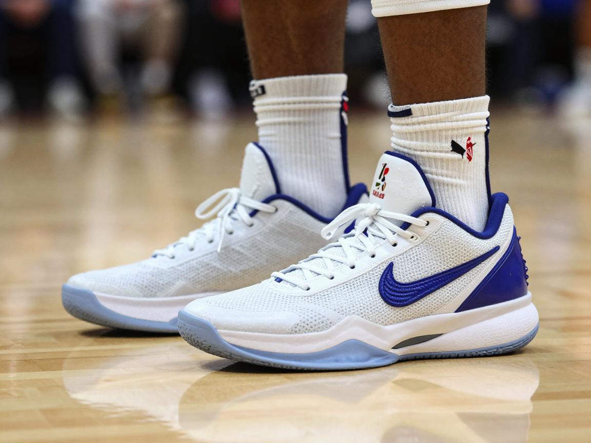 篮球鞋詹姆斯系列如何选,哪代实战强,性价比高吗,看这篇全知道 篮球鞋詹姆斯系列如何选,哪代实战强,性价比高吗,看这篇全知道