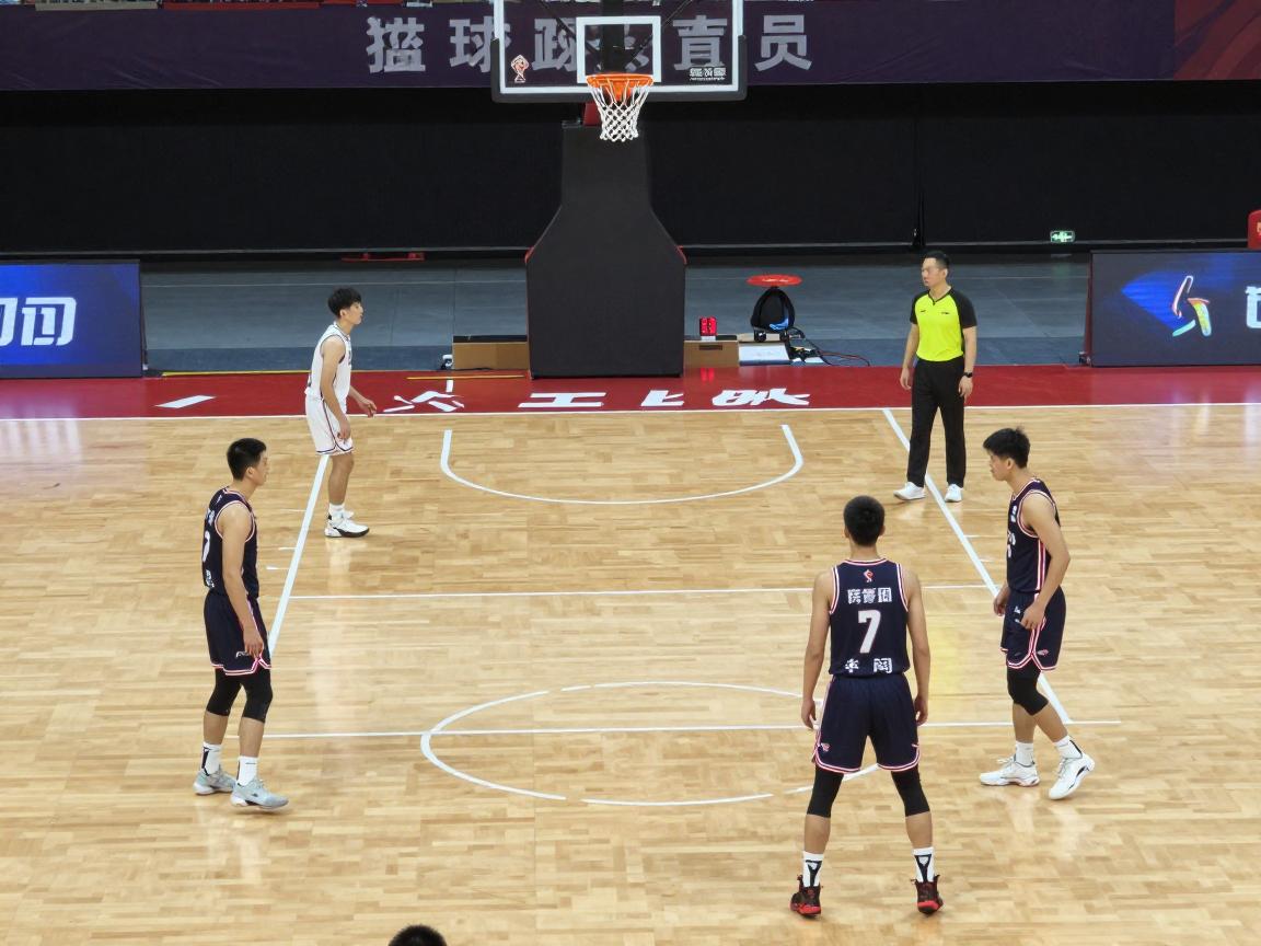 篮球球位怎么分,每个位置干什么,如何根据身高选位置 篮球球位怎么分,每个位置干什么,如何根据身高选位置