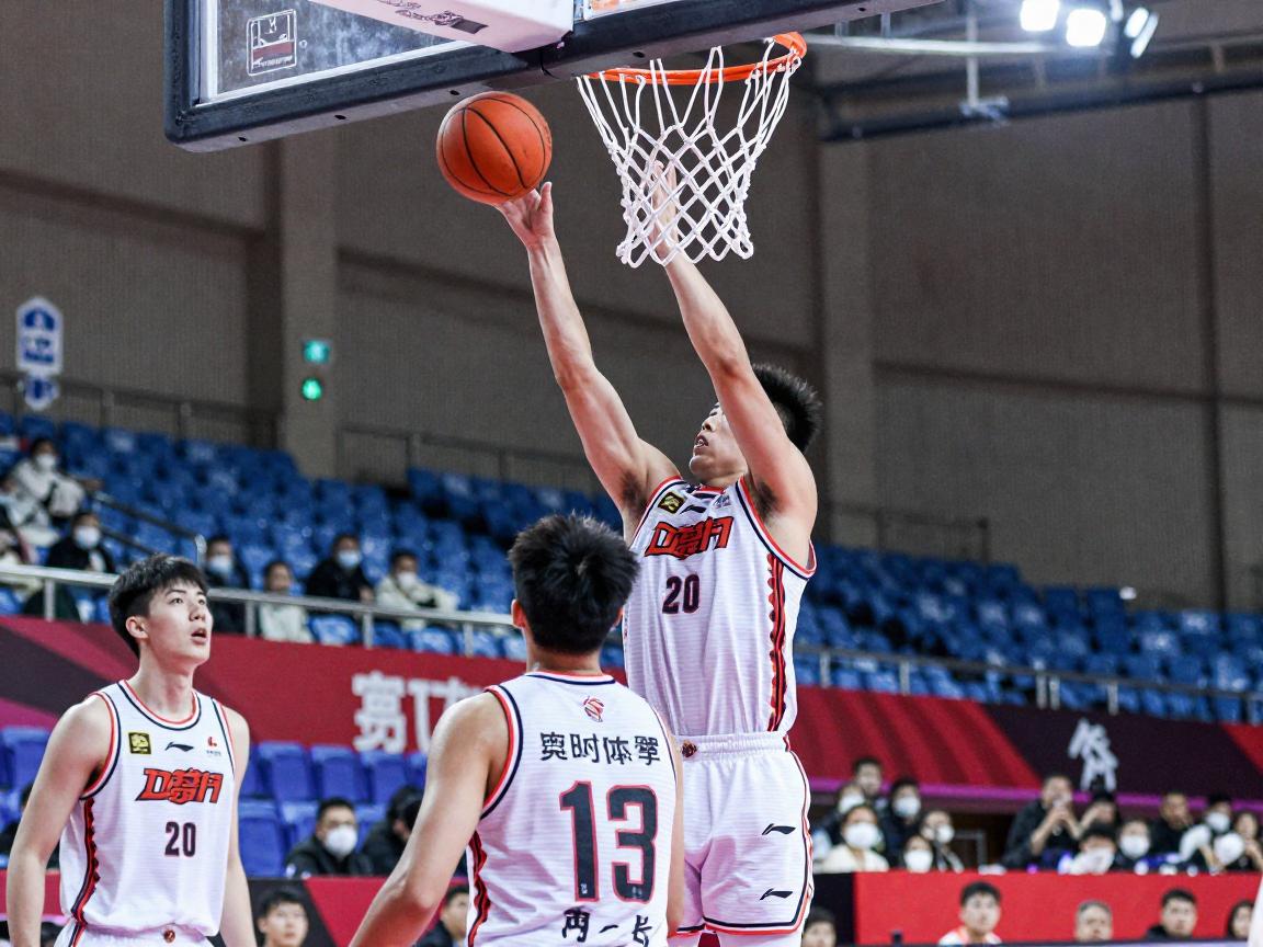 篮球中锋学习,中锋怎么打,必备技能有哪些,技巧要点是什么 篮球中锋学习,中锋怎么打,必备技能有哪些,技巧要点是什么