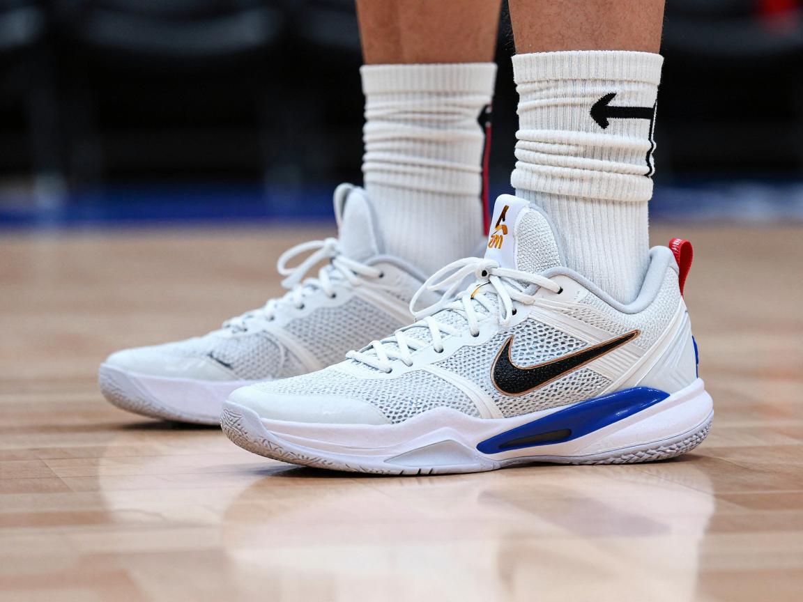 中锋什么好合适,中锋篮球鞋怎么选,中锋球员如何补强,中锋打法有哪些 中锋什么好合适,中锋篮球鞋怎么选,中锋球员如何补强,中锋打法有哪些