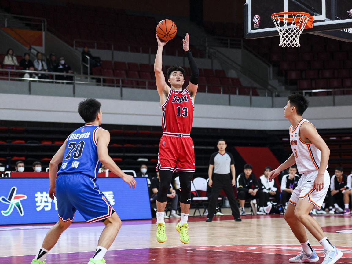 篮球如何晃人,有哪些必学技巧,如何快速掌握,怎样实战应用 篮球如何晃人,有哪些必学技巧,如何快速掌握,怎样实战应用