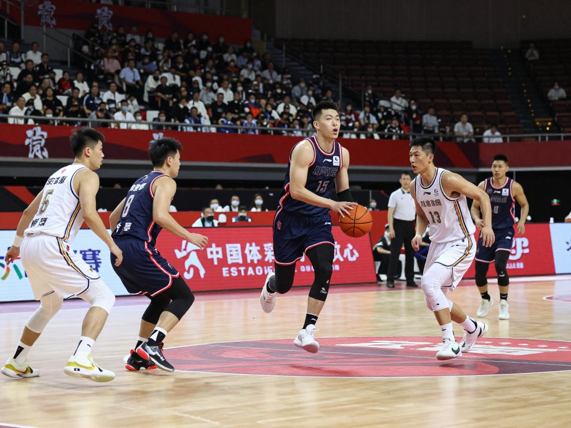 篮球赛走步是什么意思,怎样才算走步违例,如何避免走步犯规,中枢脚如何确定 篮球赛走步是什么意思,怎样才算走步违例,如何避免走步犯规,中枢脚如何确定