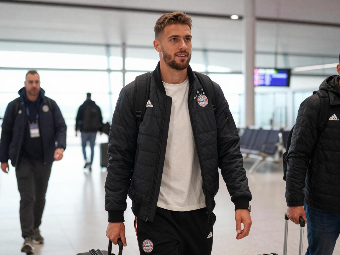 德国球员机场,球员机场穿搭,拜仁慕尼黑机场路透哪里看 德国球员机场,球员机场穿搭,拜仁慕尼黑机场路透哪里看