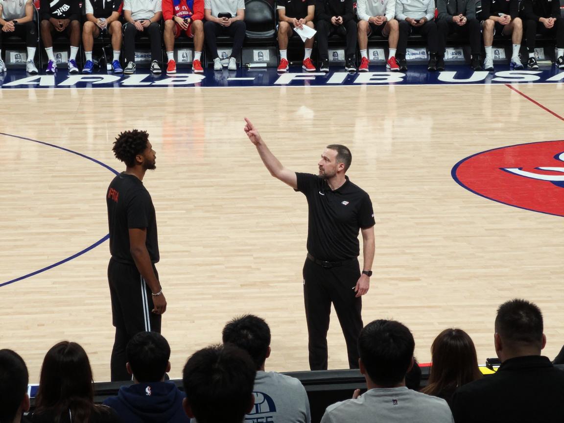 篮球中场休息多久,NBA与FIBA时长差异,为何设置中场休息,教练如何利用这段时间 篮球中场休息多久,NBA与FIBA时长差异,为何设置中场休息,教练如何利用这段时间