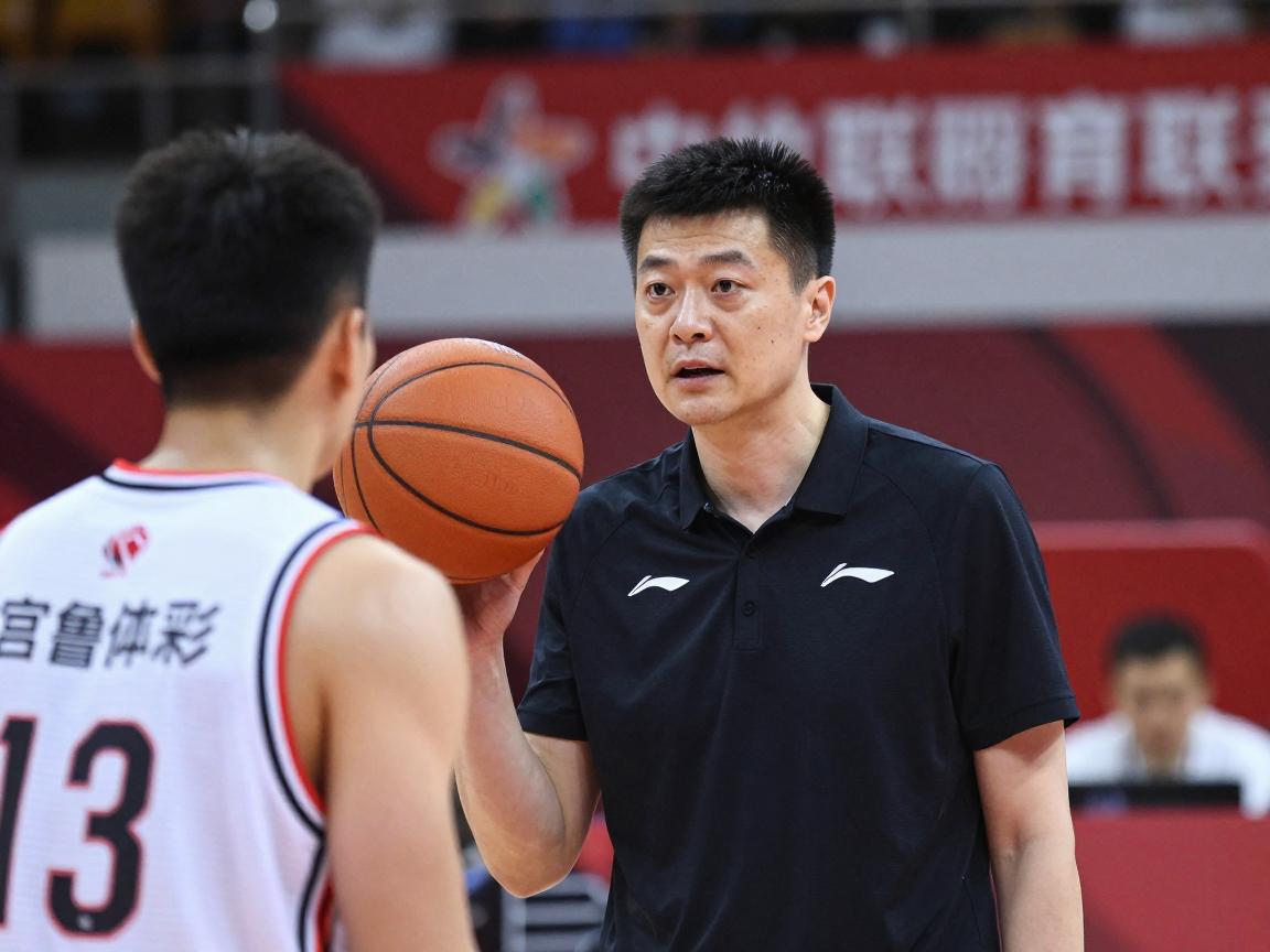 篮球教练宫鲁鸣丨如何四次临危受命,为何坚持三从一大训练,怎样培养年轻球员 篮球教练宫鲁鸣丨如何四次临危受命,为何坚持三从一大训练,怎样培养年轻球员